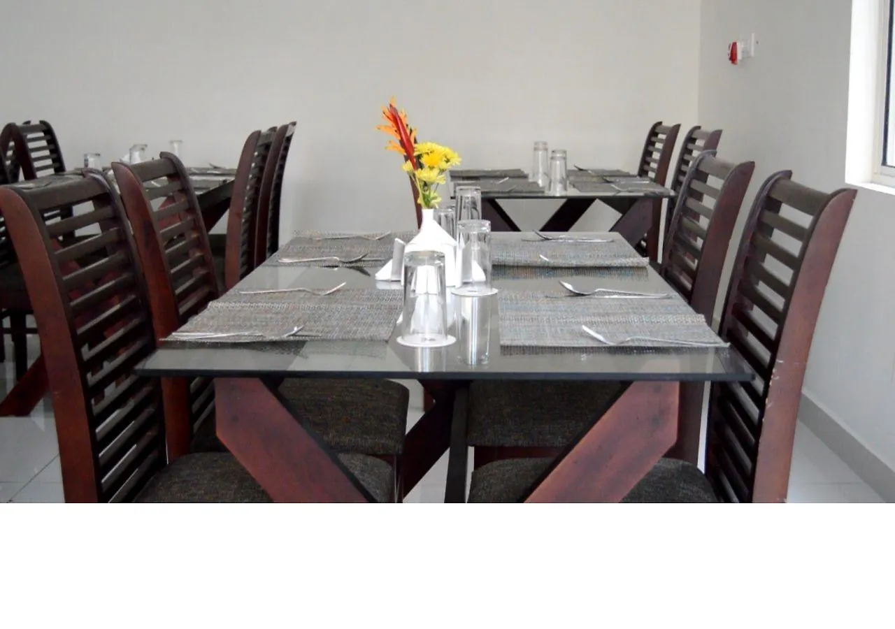 Hotel Warm Stay Retreat Kochi